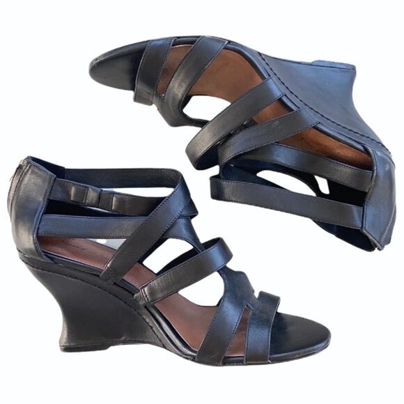 Elizabeth and James Shoes - EUC Elizabeth and James leather wedge sandals